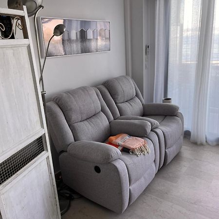 French Riviera 1 Bedroom On The Beach Facing Cannes เตอูล-ซูร์-แม ภายนอก รูปภาพ
