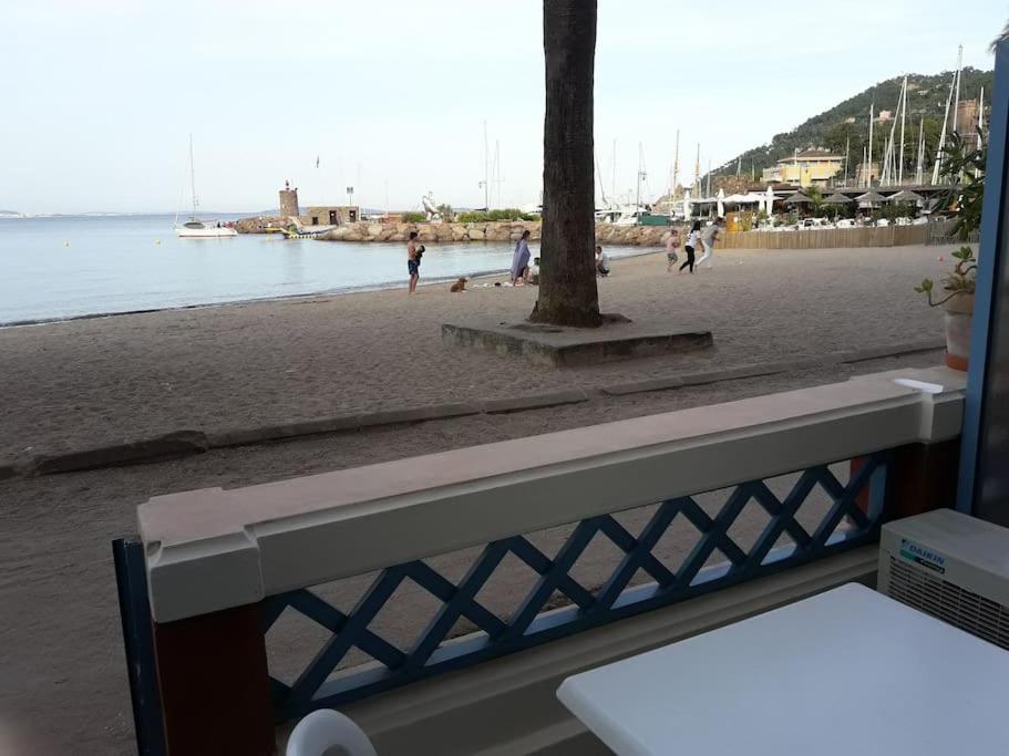 French Riviera 1 Bedroom On The Beach Facing Cannes เตอูล-ซูร์-แม ภายนอก รูปภาพ